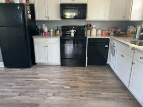 1612 Hilltop Rd in Edgewater, MD - Building Photo - Building Photo