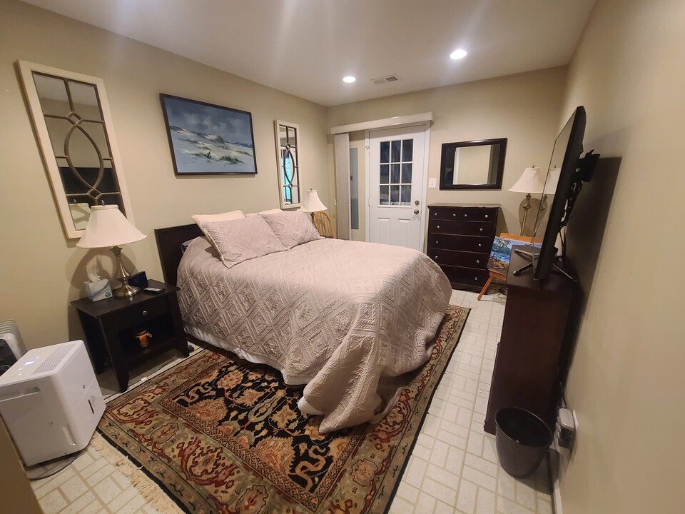 5921 Waters Edge Landing Ln in Burke, VA - Foto de edificio