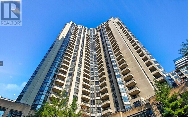 500 Doris Ave in Toronto, ON - Building Photo - Building Photo