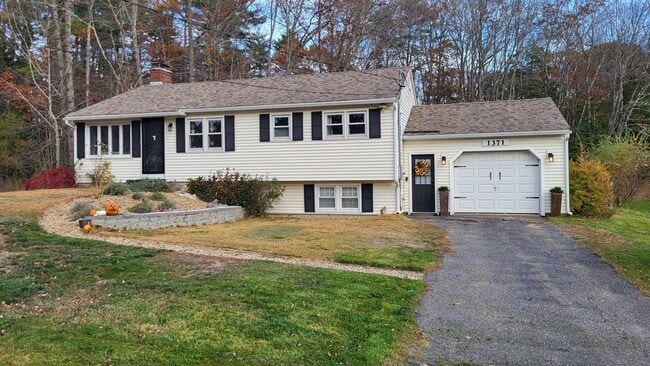 property at 1371 U.S. Rte 1