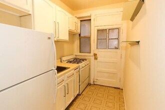 629.5 W Barry Ave in Chicago, IL - Building Photo - Building Photo