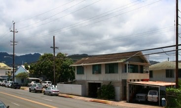 819 Isenberg St in Honolulu, HI - Building Photo - Building Photo