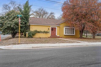 817 Griner St in Del Rio, TX - Building Photo - Building Photo