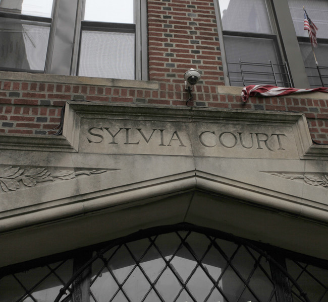 Sylvia Court in Brooklyn, NY - Foto de edificio - Building Photo