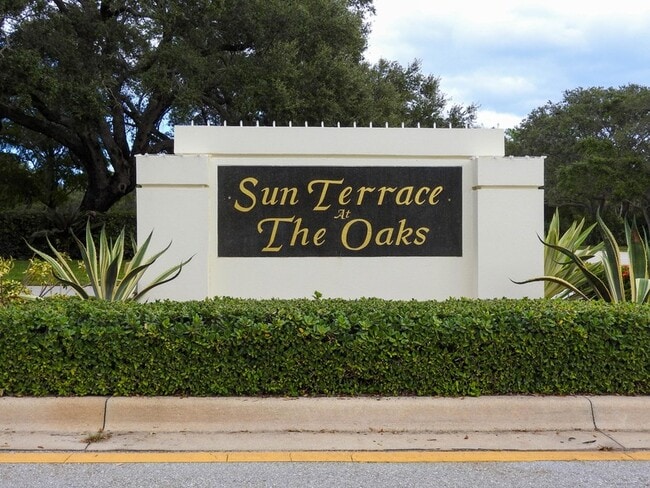 1702 Silverleaf Oak Ct