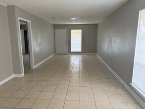 14922 Central Woods Ave in Baton Rouge, LA - Building Photo - Building Photo