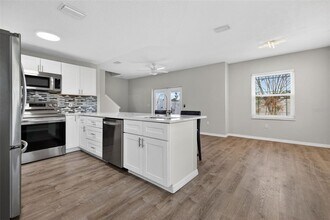 4362 Tyler Cir N in St. Petersburg, FL - Building Photo - Building Photo