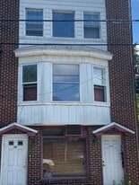 25 N Railroad St, Unit #2nd floor in Tamaqua, PA - Building Photo