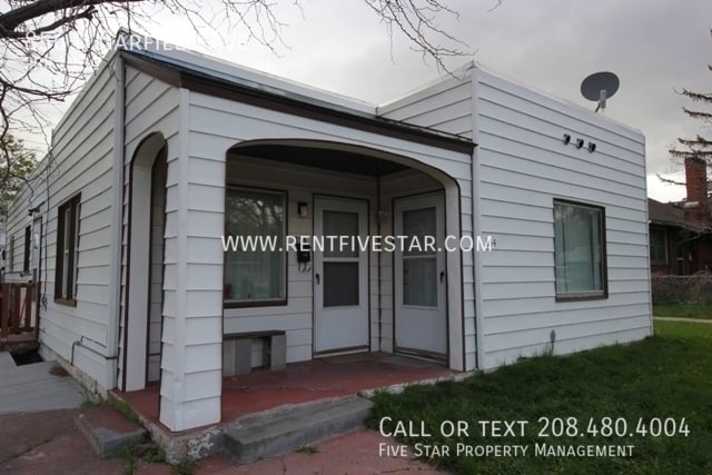 856 N Garfield Ave in Pocatello, ID - Building Photo