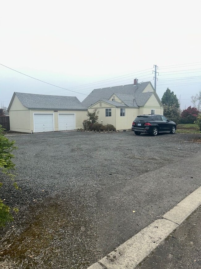 29133 Milliron Rd in Junction City, OR - Building Photo - Building Photo