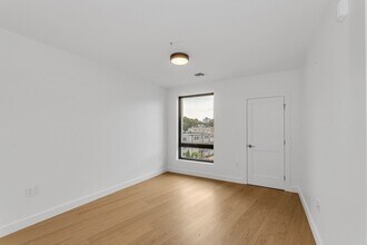 256 Dorchester St in Boston, MA - Building Photo - Building Photo
