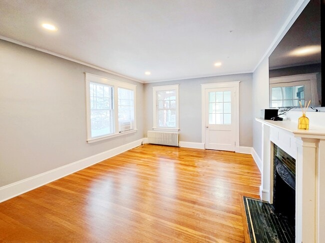 235 Chestnut Hill Ave, Unit 1