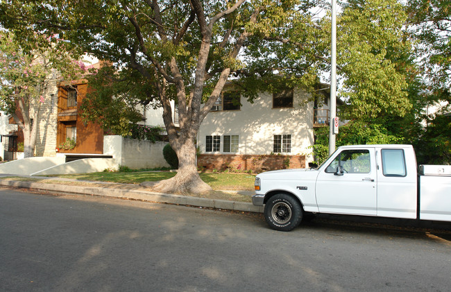 1018 San Rafael Ave in Glendale, CA - Building Photo - Building Photo