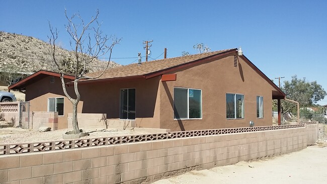 56565 Sunnyslope Dr in Yucca Valley, CA - Building Photo - Building Photo