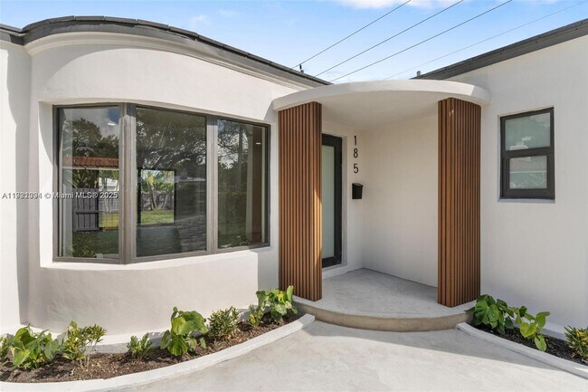 185 NE 106th St in Miami Shores, FL - Building Photo - Building Photo
