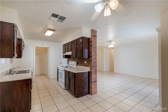 2900 N Cynthia St in McAllen, TX - Building Photo - Building Photo