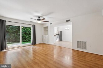 7735 Inversham Dr in Falls Church, VA - Building Photo - Building Photo