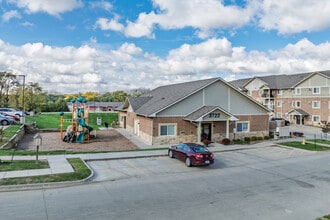 Hilltop l in Des Moines, IA - Building Photo - Building Photo