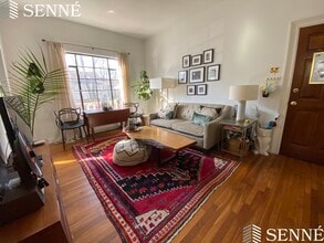18 Ellery St, Unit 12 in Cambridge, MA - Foto de edificio - Building Photo