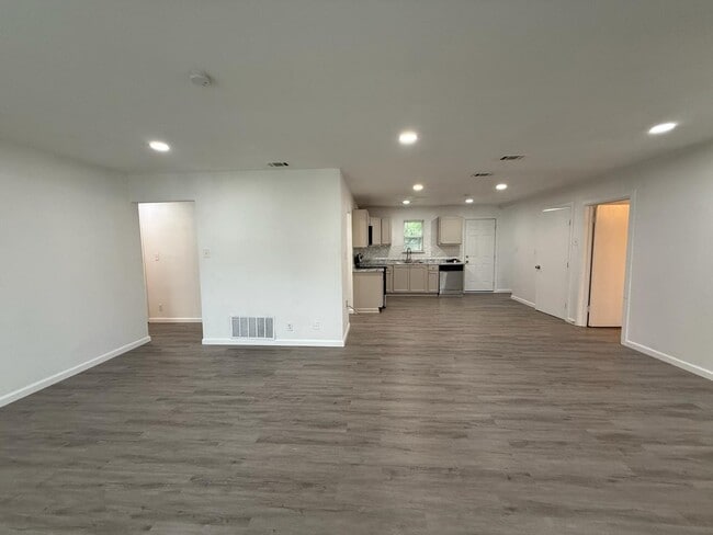 319 Woodard Ave in Cleburne, TX - Building Photo - Building Photo