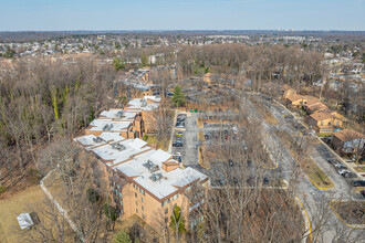 Heather Ridge in Baltimore, MD - Building Photo - Building Photo