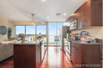 335 Bridge St NW, Unit 1503 in Grand Rapids, MI - Foto de edificio - Building Photo