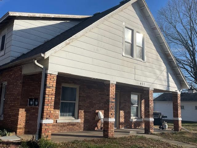 407 N Main St in Warrensburg, MO - Building Photo
