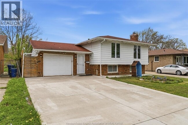 2989 Regis Ave in Windsor, ON - Building Photo - Building Photo