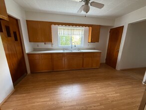 102 W Chartes St in New Castle, PA - Foto de edificio - Building Photo