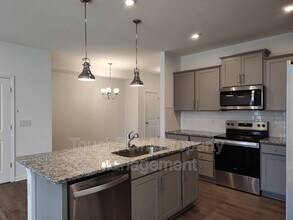 10033 Guardian Dr in Charlotte, NC - Building Photo - Building Photo