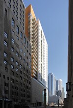 Avenue East in Chicago, IL - Foto de edificio - Building Photo