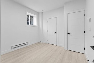 8016 Annis Rd in Chilliwack, BC - Building Photo - Building Photo