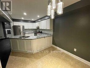 3155 Cabano Crescent in Mississauga, ON - Building Photo - Building Photo