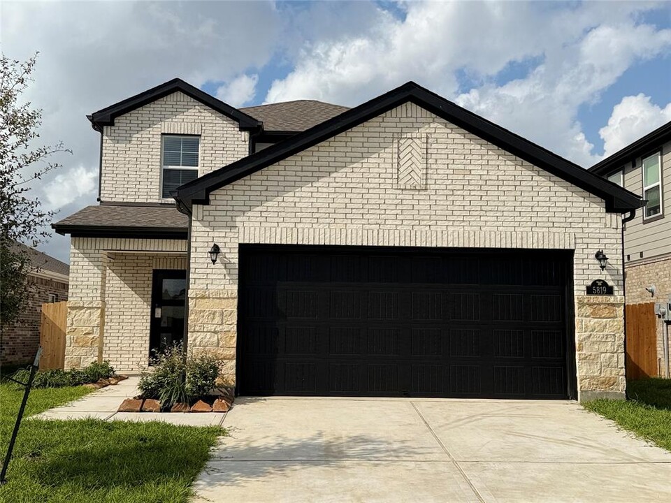 5819 Blue Grama Dr in Katy, TX - Building Photo