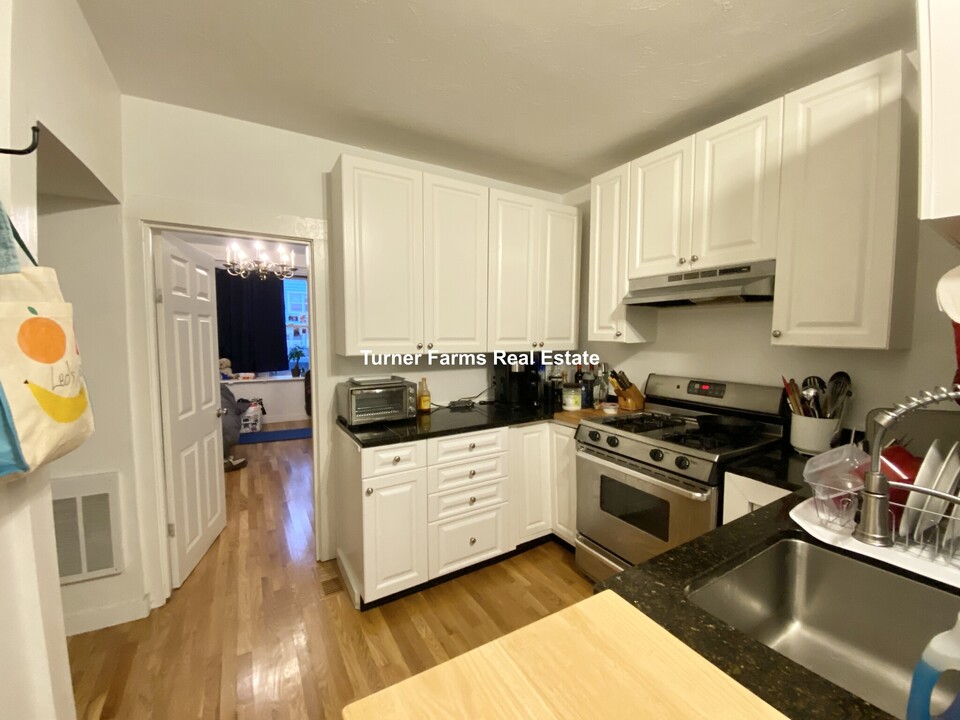 682 Parker St, Unit 1 in Boston, MA - Building Photo