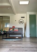 2414 N Alvarado St in Los Angeles, CA - Foto de edificio - Building Photo