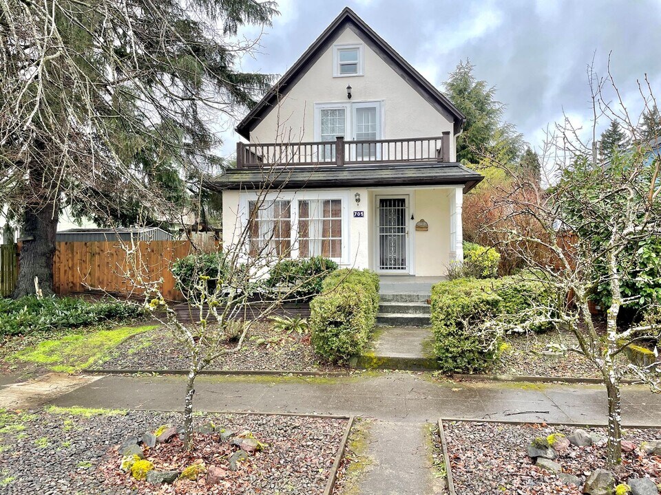 705 NE 62nd Ave in Portland, OR - Building Photo