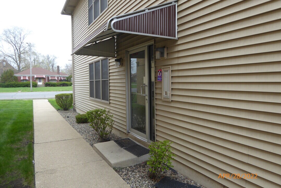 2310 W 5th Ave, Unit Apt A in Gary, IN - Foto de edificio
