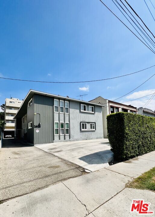 1618 N Kenmore Ave in Los Angeles, CA - Foto de edificio