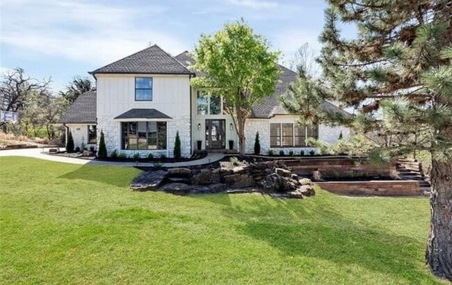 property at 11016 S Jamestown Ave