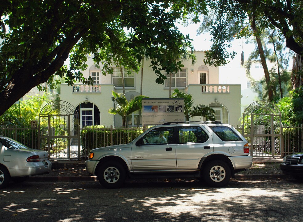 719 Meridian Ave in Miami Beach, FL - Building Photo