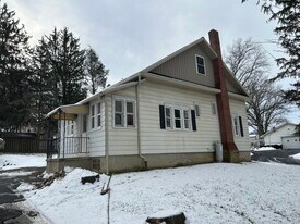 5072 Strasburg Rd in Kinzers, PA - Building Photo