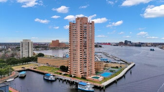 Harbor Tower Apartments in Portsmouth, VA - Building Photo