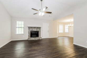 10319 Briarbay Loop in Jonesboro, GA - Building Photo - Building Photo