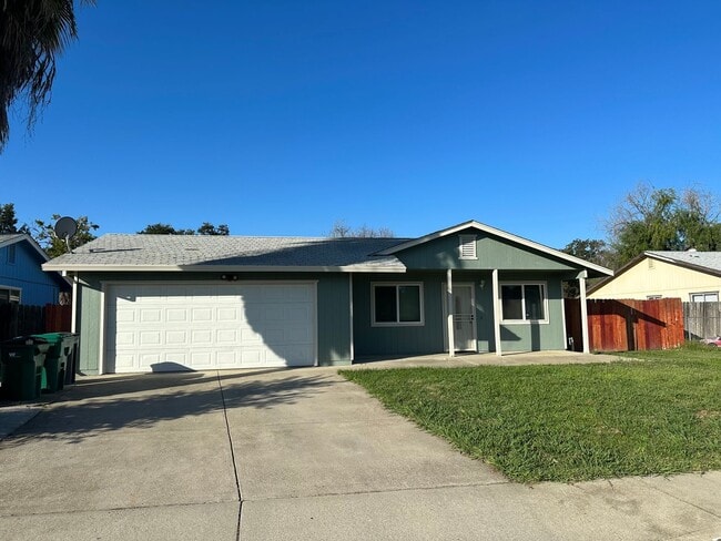 3635 Webster Dr in Anderson, CA - Building Photo - Building Photo