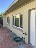 563 4th Ave in Gustine, CA - Building Photo