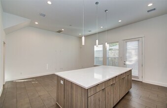 556 Janisch Rd in Houston, TX - Building Photo - Building Photo