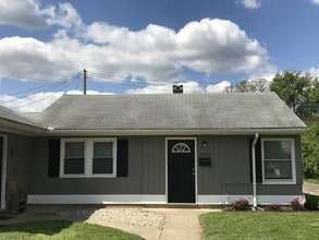 Sweetbriar Apartments in Springfield, OH - Building Photo - Building Photo