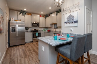 Bristol Ridge in Clarksville, TN - Building Photo - Interior Photo