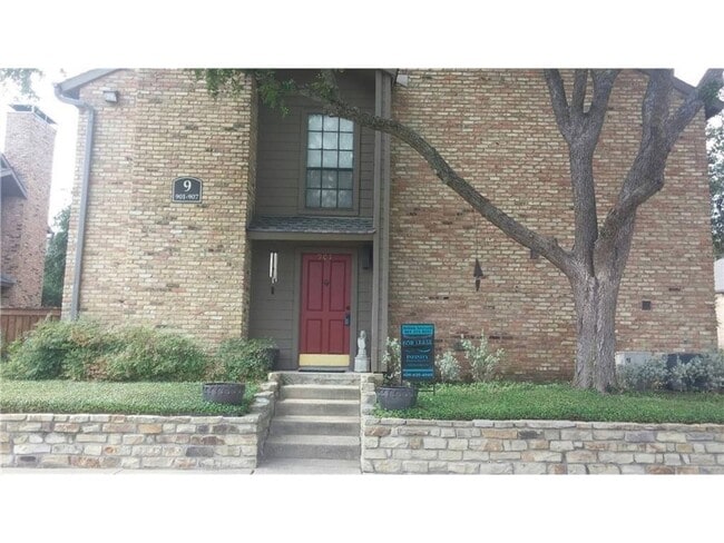 15221 Berry Trail
